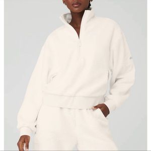 SOLD Alo Yoga Micro Sherpa solstice coverup - Small